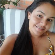 Trabaja como niñera ayudando con tareas escolares